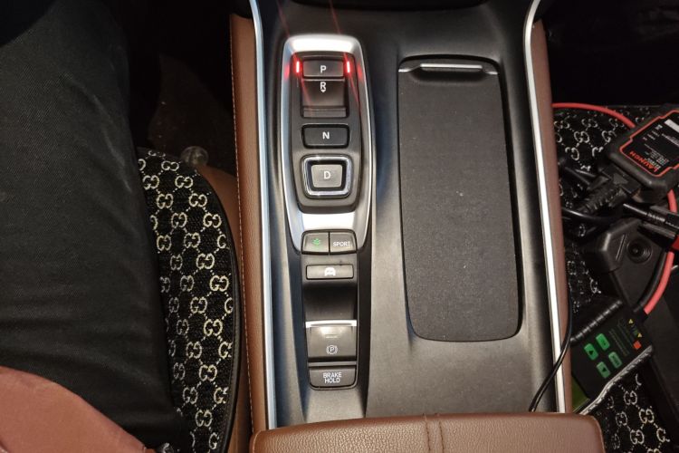 本田 英仕派 2022款 锐·混动 2.0L 净雅版中控内饰18