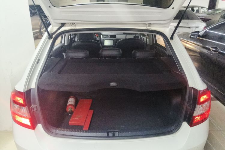 斯柯达 昕动 2016款 改款 1.6L 自动创行版机舱底盘23