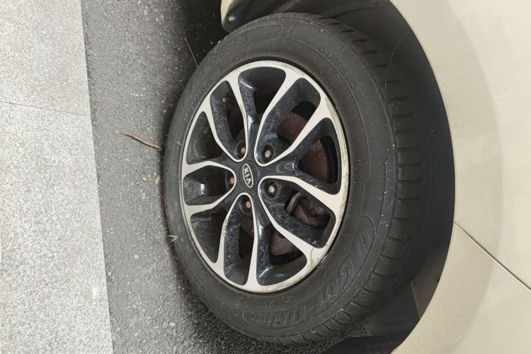 起亚 秀尔 2013款 1.6L AT Premium车身外观6007