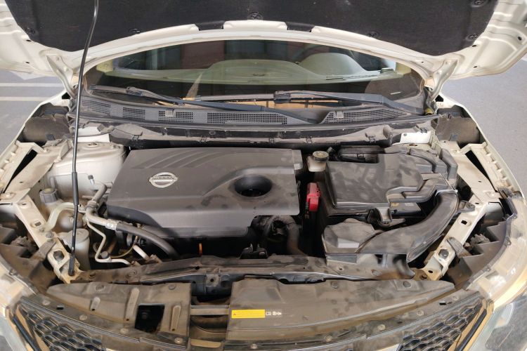 日产 逍客 2017款 2.0L CVT精英版 国V机舱底盘24