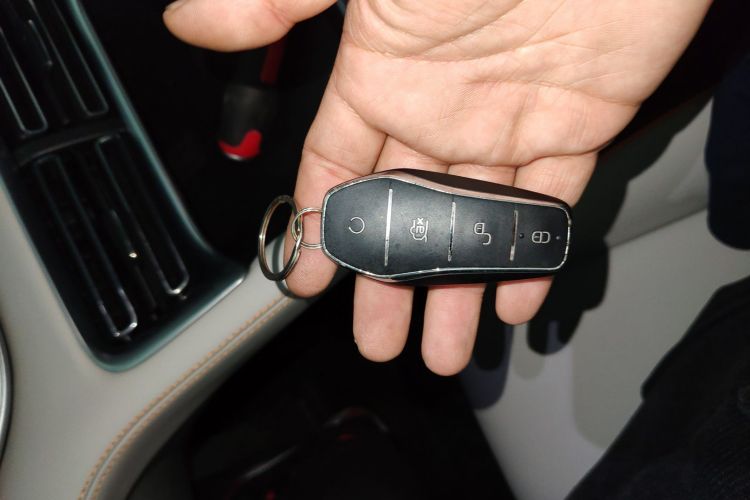 比亚迪 宋PLUS新能源 2023款 冠军版 EV 520KM 尊贵型中控内饰7001