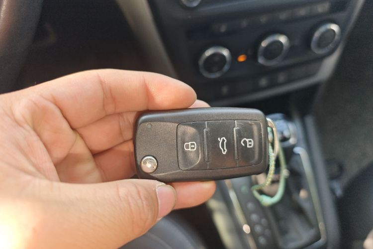 斯柯达 Yeti 2016款 1.8TSI DSG尊行版中控内饰11