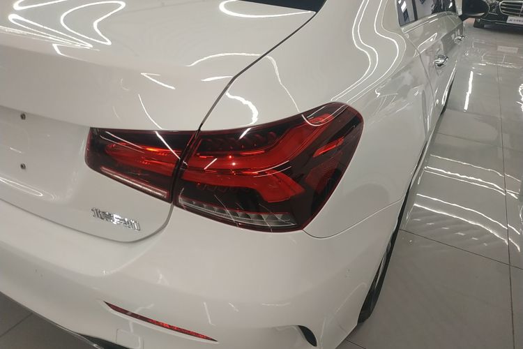奔驰A级 2021款 A 200 L 运动轿车动感型车身外观6006