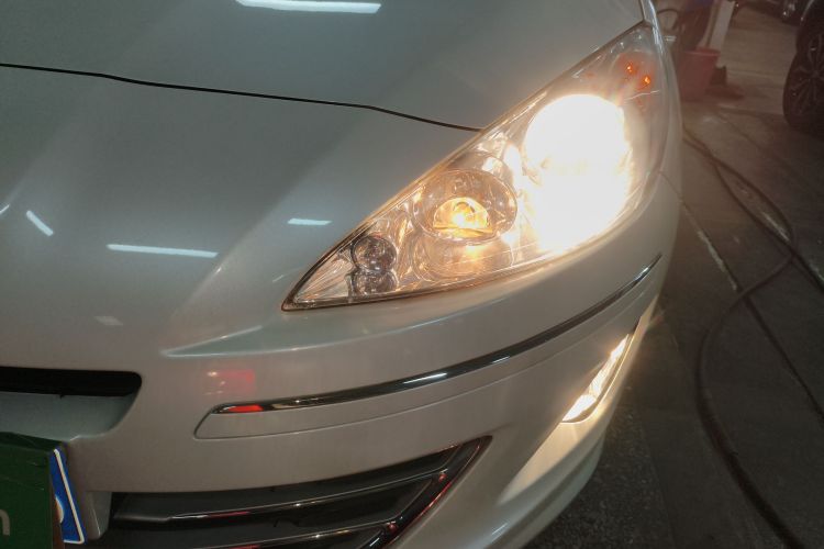 标致408 2013款 1.6L 手动舒适版局部细节36