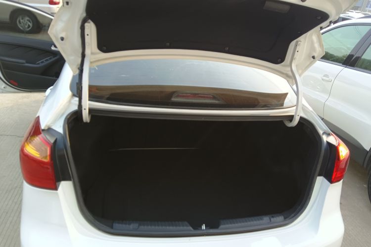 起亚K3 2015款 1.6L 自动GL局部细节23