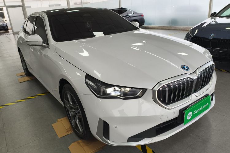 宝马i5 2024款 eDrive 35L  豪华套装车身外观6002