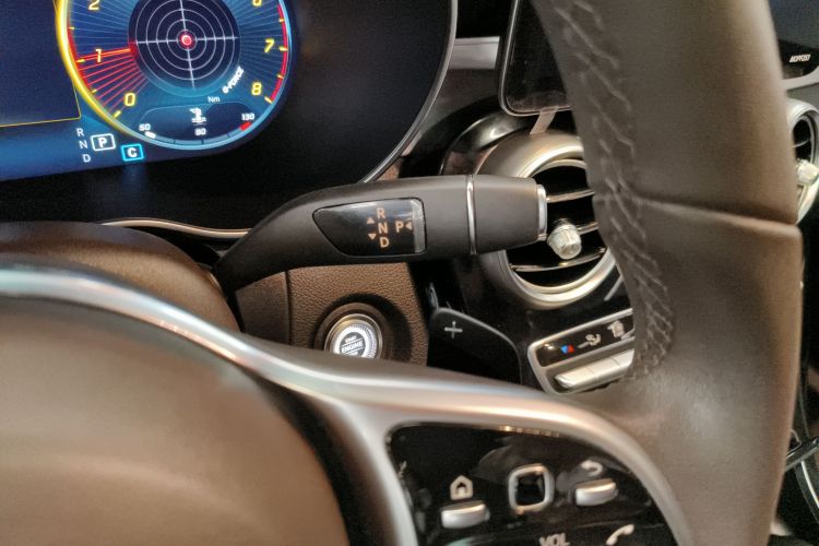 奔驰GLC 2020款 改款 GLC 260 L 4MATIC 动感型局部细节18