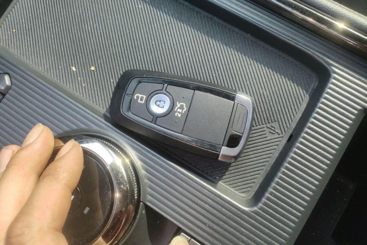 福特 蒙迪欧 2022款 改款 EcoBoost 245 豪华型中控内饰11