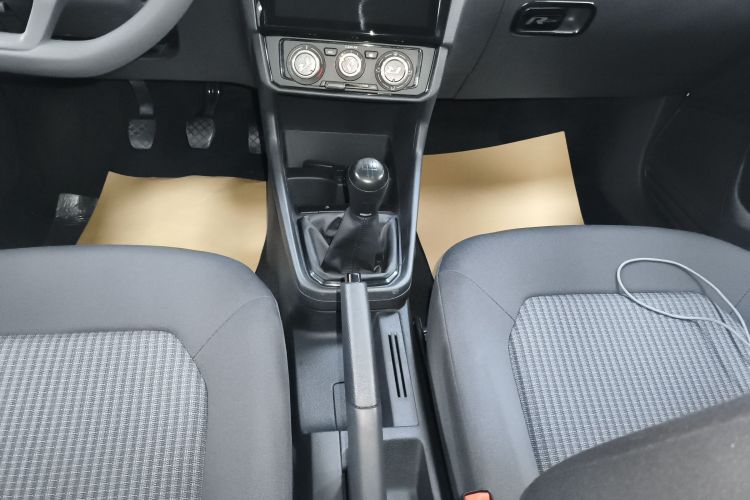 大众 桑塔纳 2021款 1.5L 手动风尚版中控内饰18