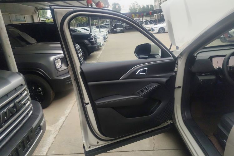 哈弗枭龙MAX 2025款 Hi4 165 Plus 长续航版中控内饰7007