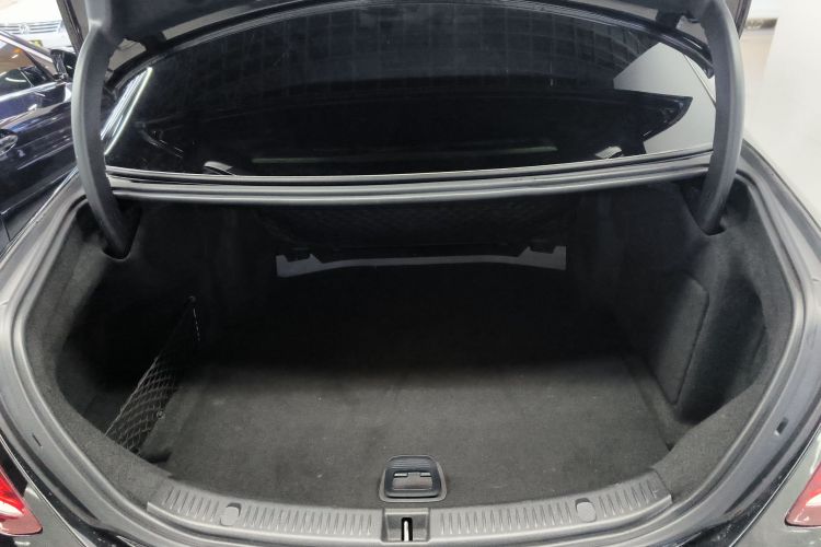 奔驰E级 2020款 改款 E 260 L机舱底盘23