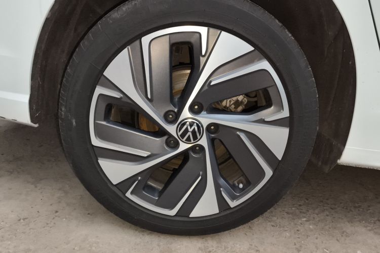 大众 宝来 2023款 300TSI DSG尊行版车身外观6008