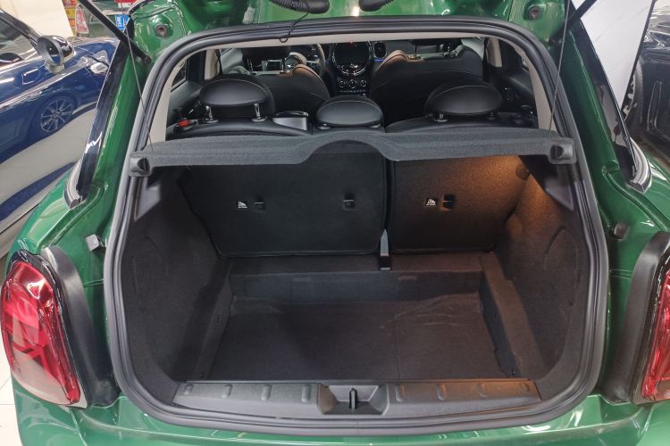MINI 2023款 1.5T COOPER 艺术家 五门版机舱底盘23