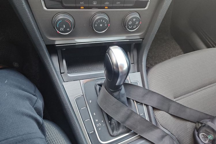 大众 高尔夫 2016款 1.6L 自动舒适型中控内饰18