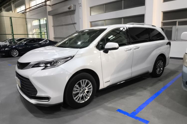 丰田 赛那SIENNA 2021款 2.5L混动 尊贵版车身外观4