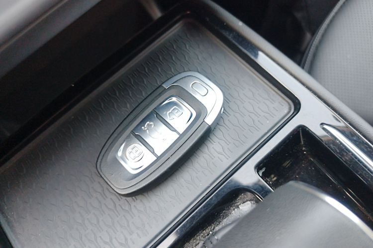 红旗E-QM5 2023款 改款 基础出行版中控内饰11