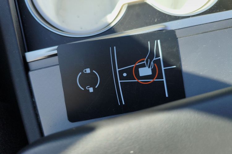 特斯拉 Model 3 2023款 后轮驱动版中控内饰7001