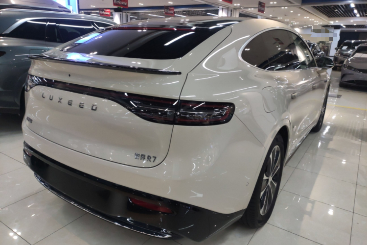 鸿蒙智行 智界R7 2025款 增程 251km Max车身外观7