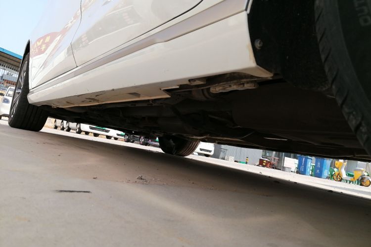 比亚迪 宋MAX 2021款 升级版 1.5T 自动豪华型 6座局部细节9002