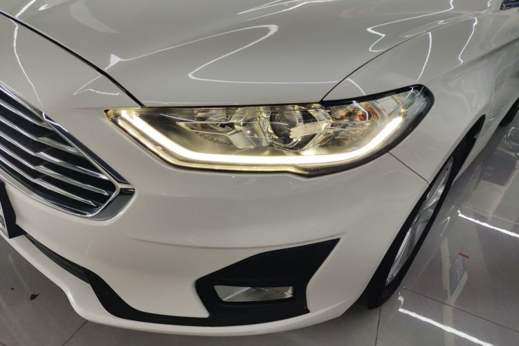 福特 蒙迪欧 2020款 EcoBoost 180 时尚型车身外观36