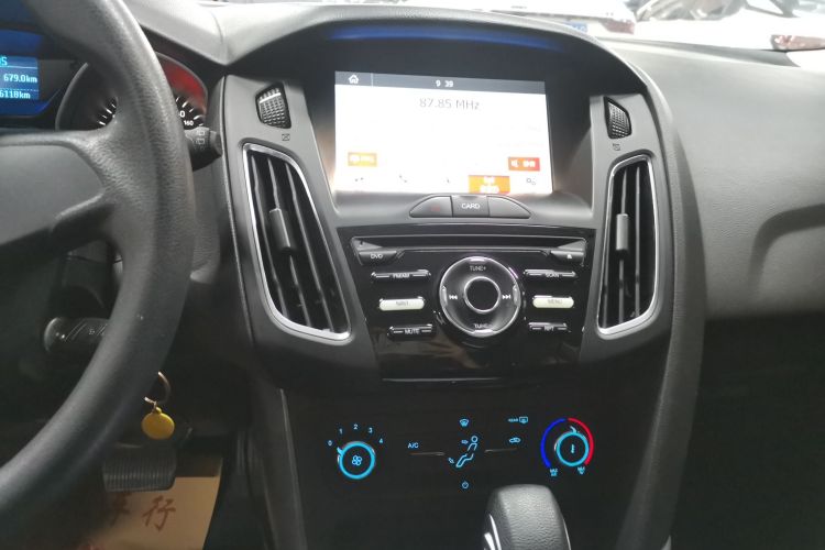 福特 福克斯 2017款 两厢 1.6L 自动舒适型智行版中控内饰16