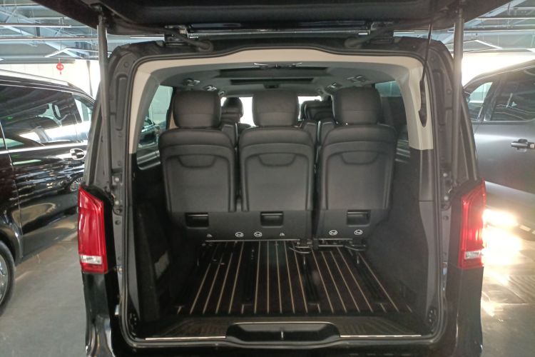 奔驰V级 2018款 V 260 L 尊贵加长版 国VI机舱底盘23