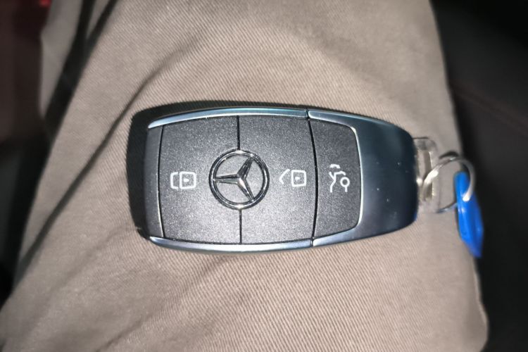 奔驰A级 2025款 A 200 L 时尚型中控内饰11