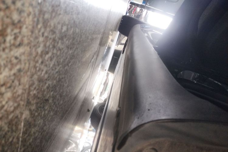 特斯拉 Model Y 2021款 标准续航后驱版局部细节9002