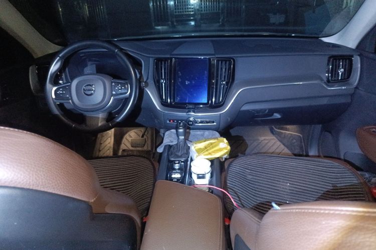 沃尔沃XC60 2019款 T5 四驱智逸版 国VI中控内饰12