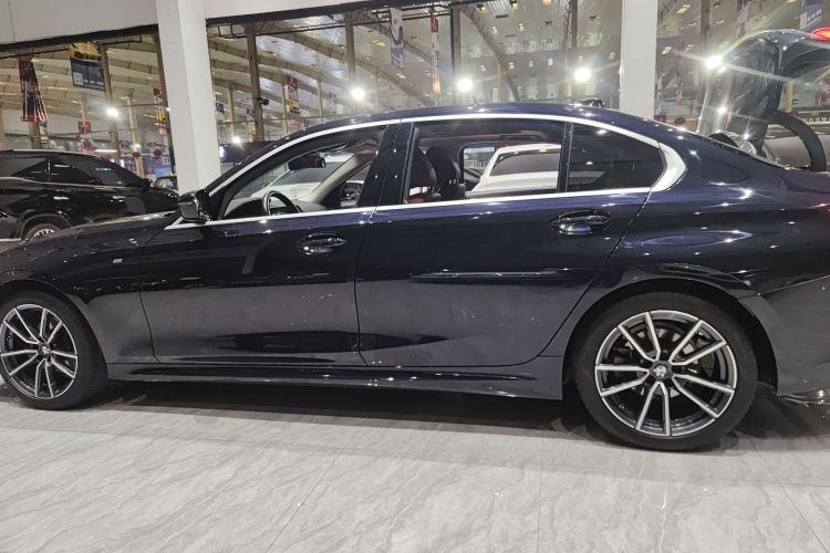 宝马3系 2022款 改款 325Li M运动套装车身外观6003