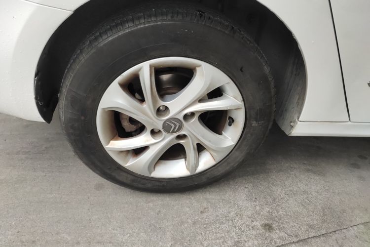 雪铁龙 爱丽舍 2014款 1.6L 自动舒适型车身外观6008