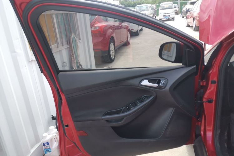 福特 福克斯 2017款 两厢 1.6L 自动舒适型智行版中控内饰7007