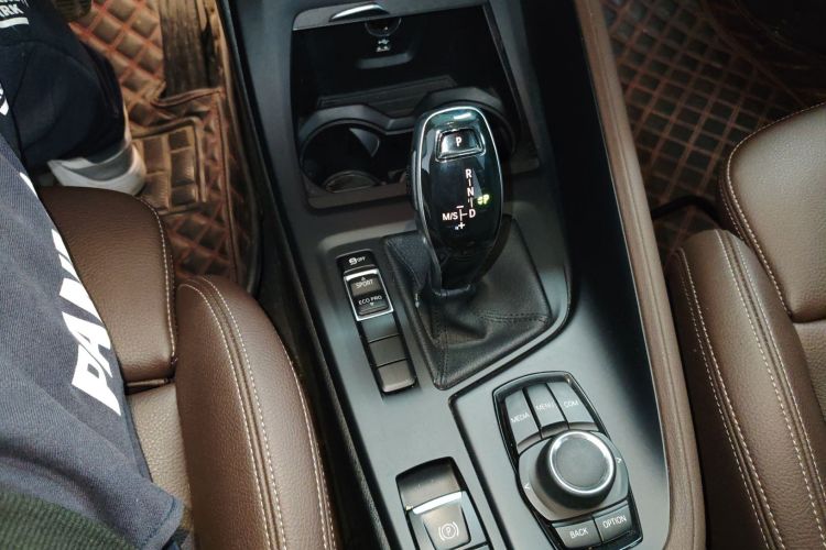 宝马X1 2020款 sDrive20Li 时尚型中控内饰18