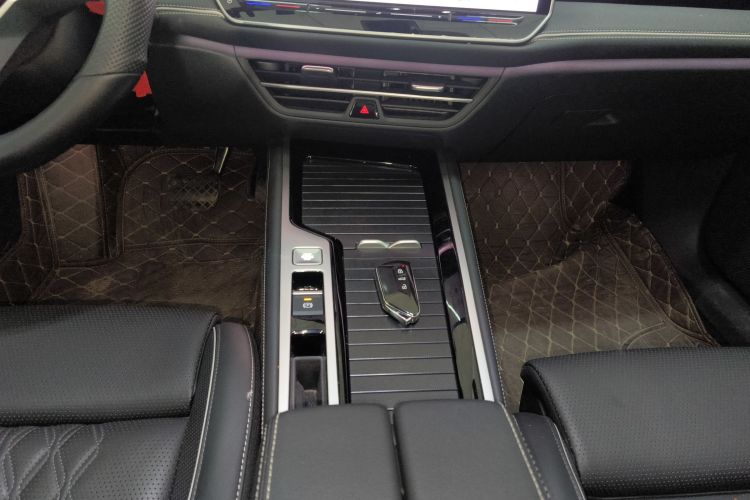 大众 迈腾 2024款 380TSI DSG尊贵版大迈包中控内饰18