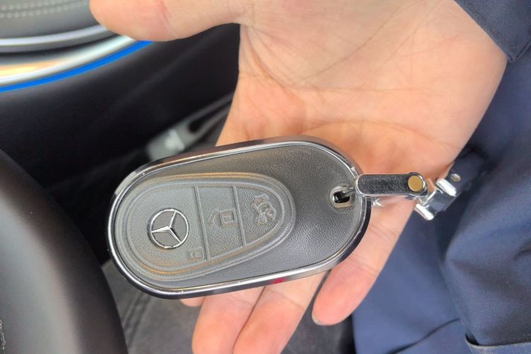 奔驰C级 2024款 改款三 C 260 L 运动版中控内饰11