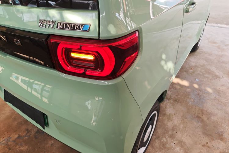 五菱汽车 宏光MINIEV 2022款 马卡龙臻享款 磷酸铁锂车身外观9