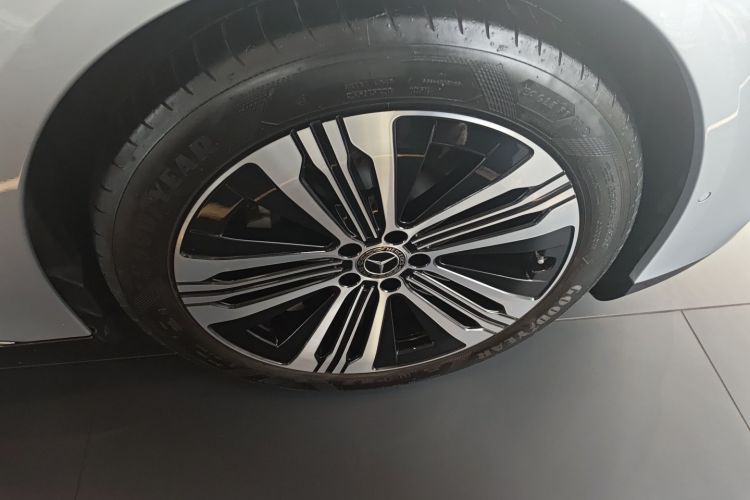 奔驰EQS 2023款 450+ 先锋版车身外观10