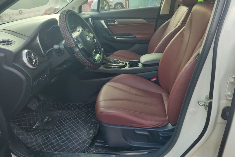 北京汽车 绅宝D50 2018款 1.5L CVT尊贵智驾版中控内饰19