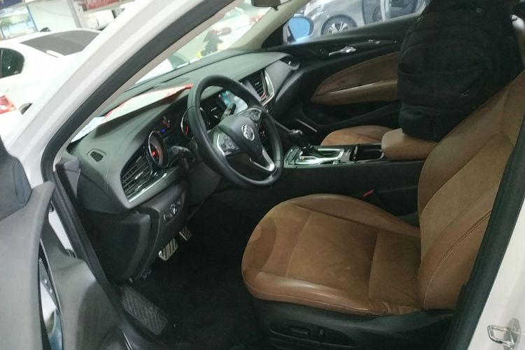 别克 君威 2017款 20T 精英型局部细节19