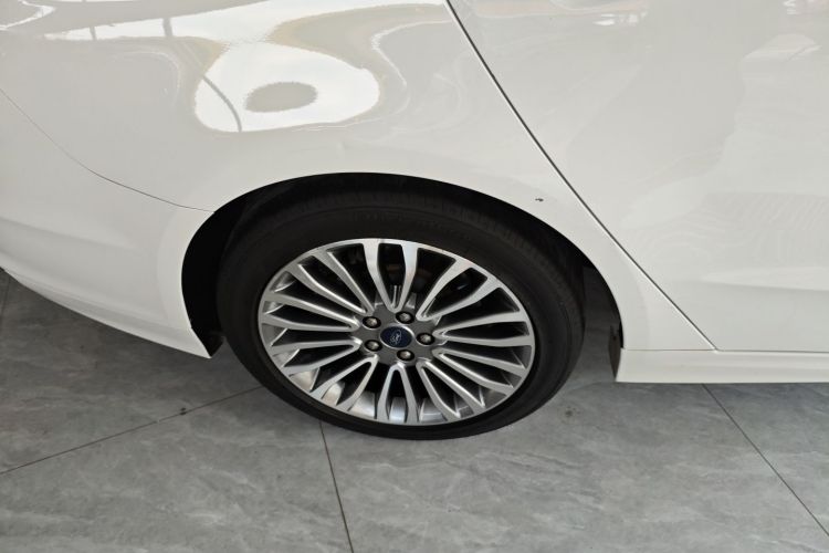 福特 蒙迪欧 2017款 EcoBoost 180 至尊型车身外观6008