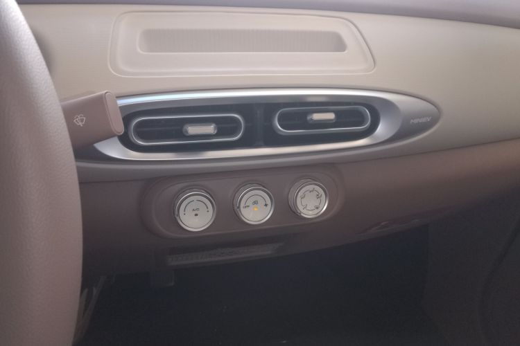 五菱汽车 宏光MINIEV 2025款 四门版 进阶款中控内饰16