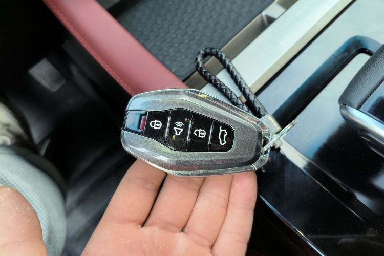 捷途X70 2024款 1.5T DCT荣耀PRO 5座中控内饰7001