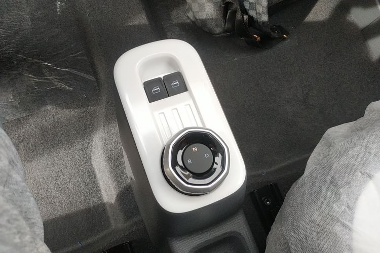 吉利银河 熊猫 2025款 210km 元气熊中控内饰18