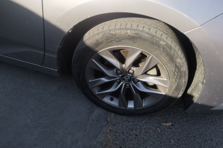 丰田 亚洲龙 2019款 双擎 2.5L 豪华版 国VI车身外观10