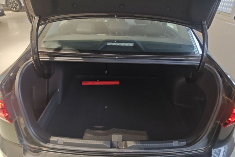 大众 宝来 2023款 300TSI DSG尊行版机舱底盘23