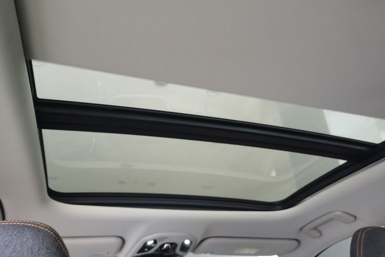 领克06 EM-P 2022款 PHEV 84KM续航版 Pro中控内饰22