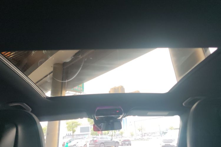 奔驰C级 2022款 改款 C 260 L 皓夜运动版局部细节22