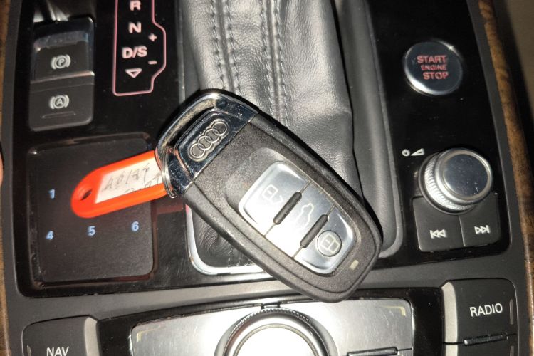 奥迪A6L 2018款 30周年年型 45 TFSI quattro 运动型中控内饰11