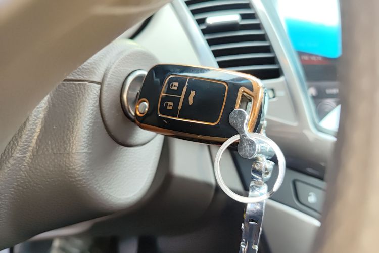 雪佛兰 科鲁兹 2015款 1.5L 经典 SE MT中控内饰11