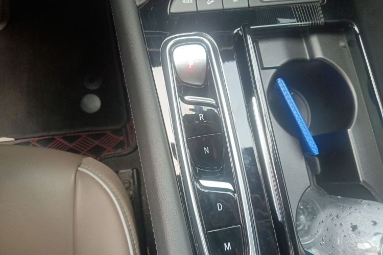 别克 昂科旗 2022款 652T 四驱尊享旗舰型 7座中控内饰18